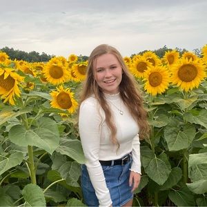 Meet your Posher, Lauren